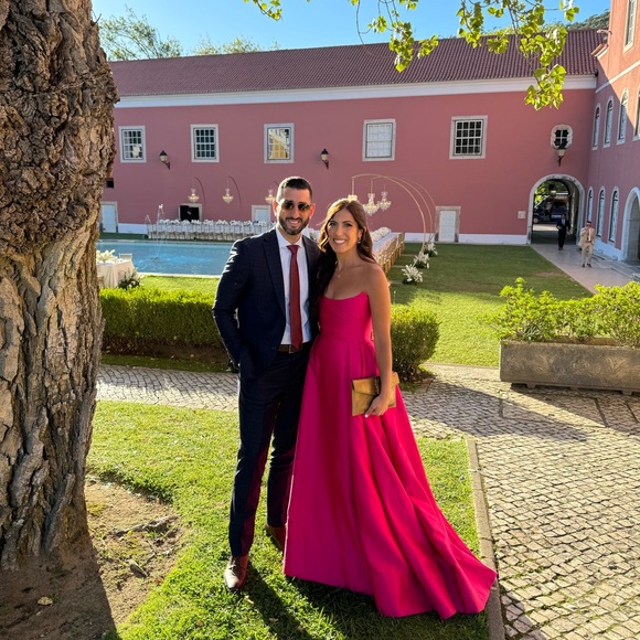 Hot pink gown only worn once - Picture 4 of 4